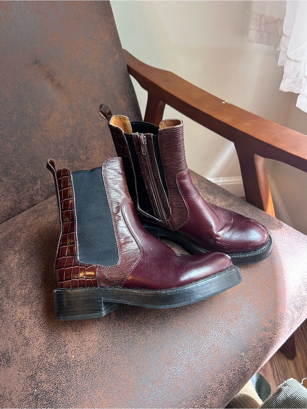 Women's Burgundy Leather Chelsea Boots